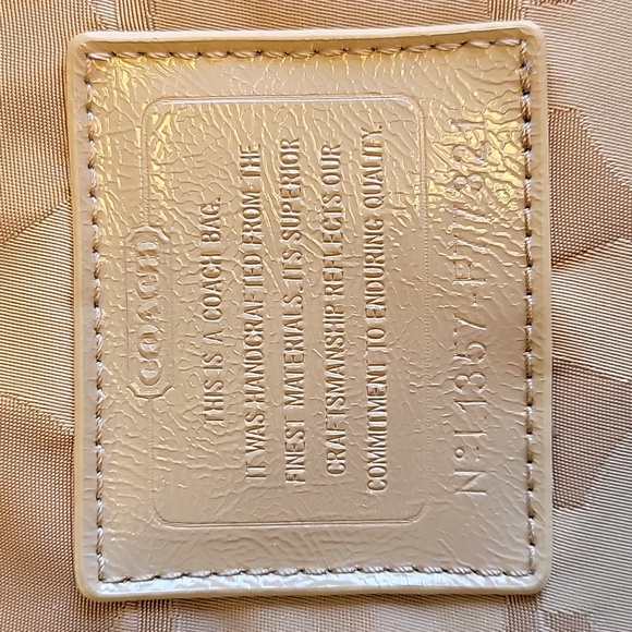 NWT Coach bundle pouch and perfume - Picture 4 of 13